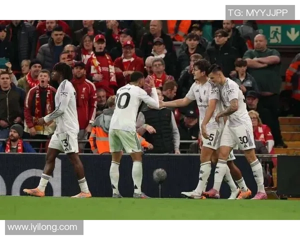 利物浦与曼城激战正酣赛果揭晓引发球迷热议与期待